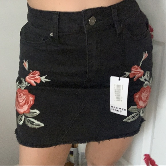 🌹HammerJeans black denim skirt embroidered roses - Picture 7 of 7